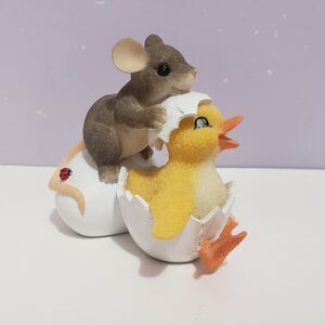 Charming Tails ' Ducky Too Meet You ' Duck Egg Mouse Figurine FITZ N FLOYD 3"×3"